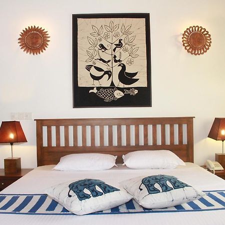 Blue Elephant Tourist Guesthouse Kudapaduwa Bagian luar foto