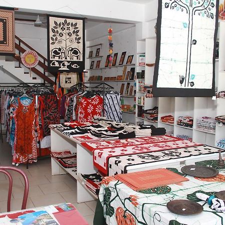 Blue Elephant Tourist Guesthouse Kudapaduwa Bagian luar foto
