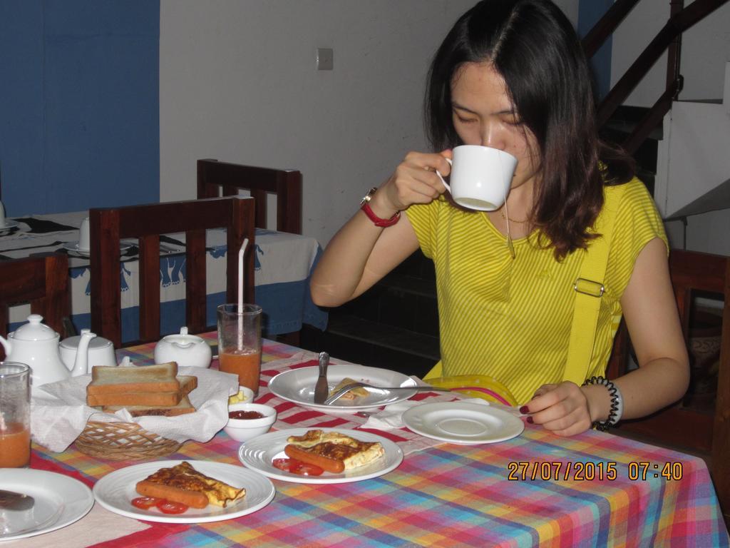 Blue Elephant Tourist Guesthouse Kudapaduwa Bagian luar foto