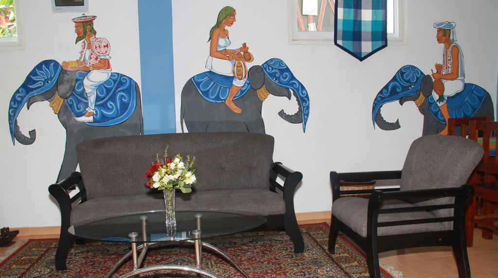 Blue Elephant Tourist Guesthouse Kudapaduwa Bagian luar foto